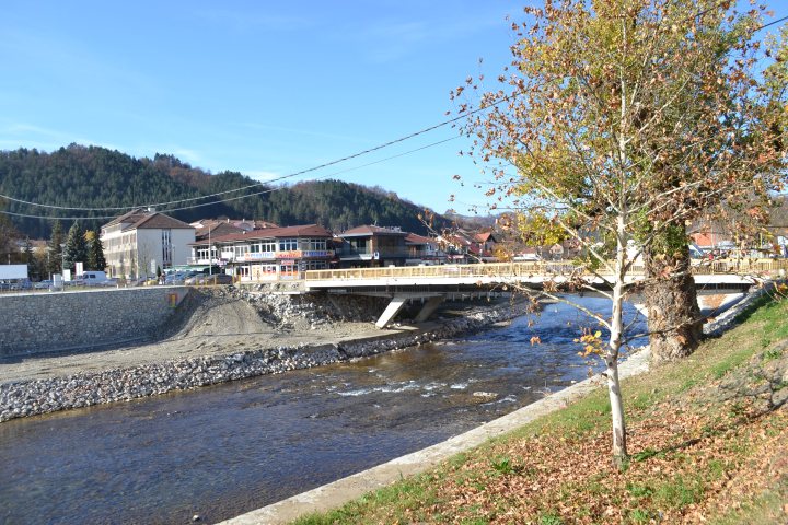 Уређење корита и неуређење моста