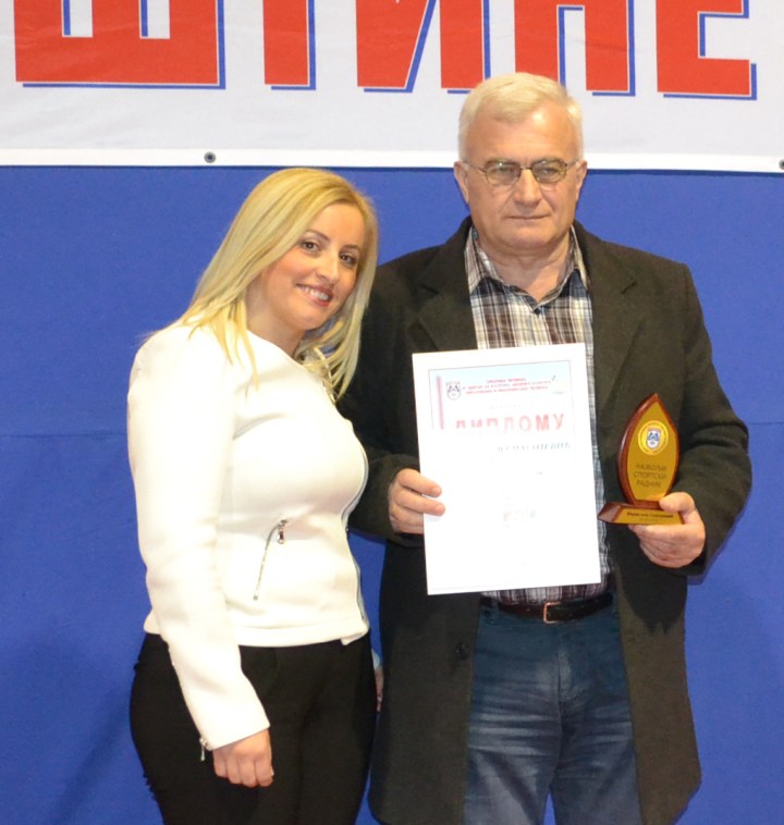 najuspjesniji sportski radnik Mirislav Spasojevic i zamjenik nacelnika opstine Milijana Topic