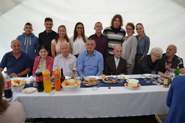 Stojan sa bracom i potomcima